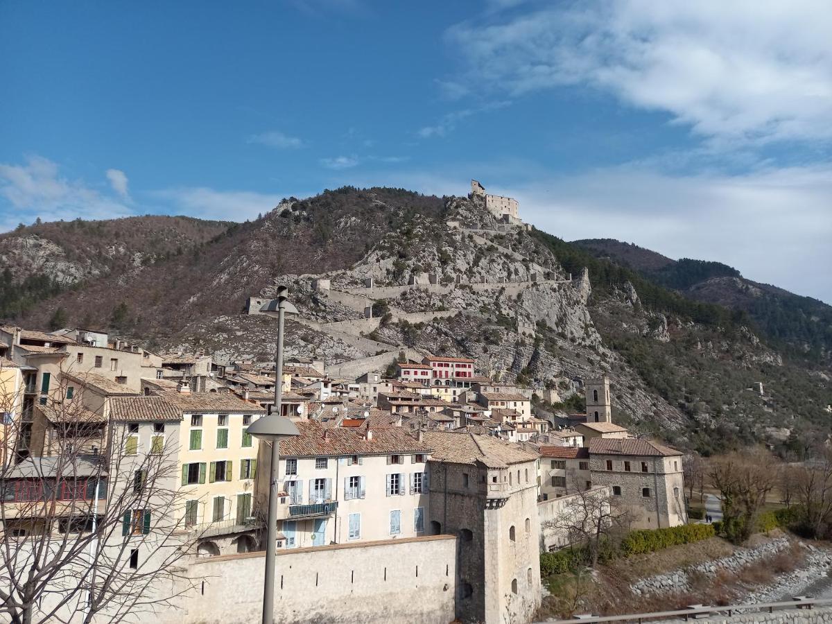 Hotel Le Vauban Entrevaux Eksteriør bilde