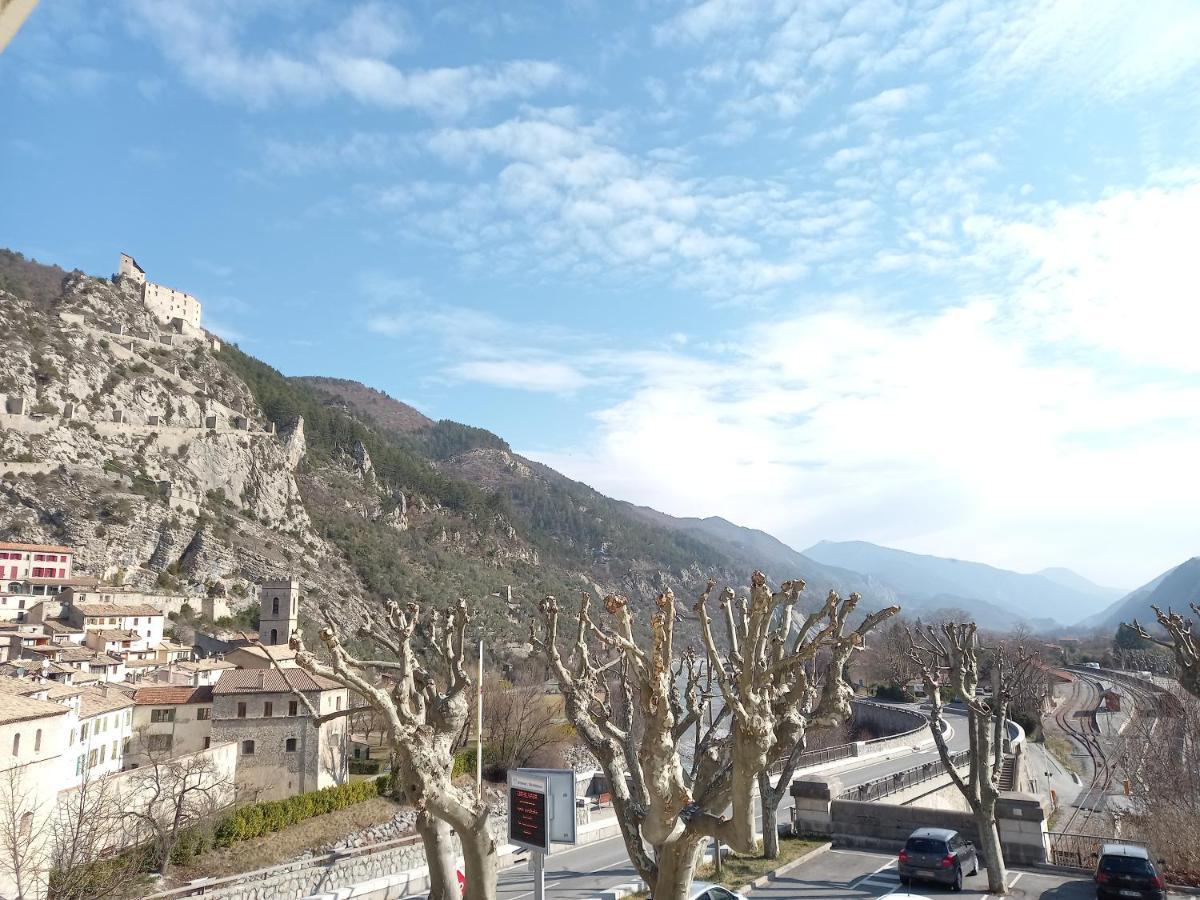 Hotel Le Vauban Entrevaux Eksteriør bilde